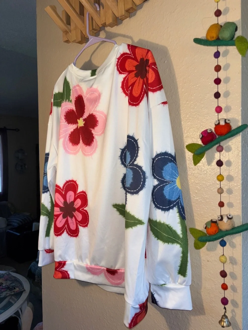 NWT Emery Rose floral print sweatshirt, often marketed as a mid-mod or bohemian - Picture 7 of 11